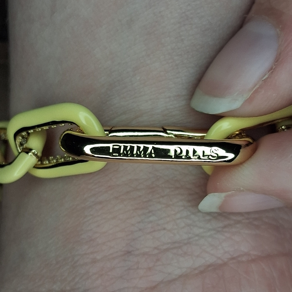 EMMA PILLS OG BRACELET
